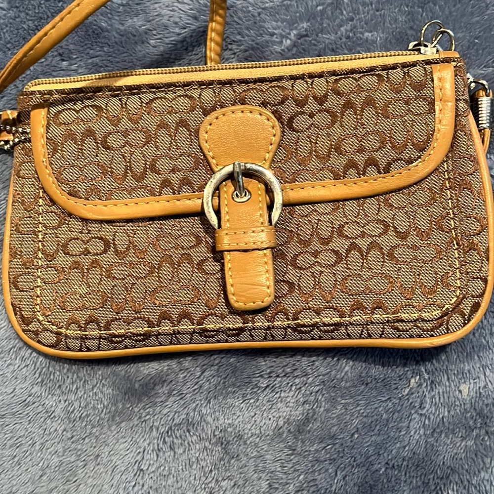 Coach wristlet barely used